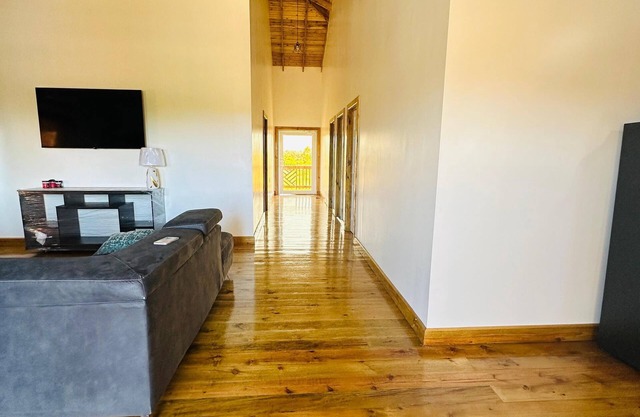 Cabaña de Playa en Puerto Castilla con 3 Habitaciones King y 2 Baños