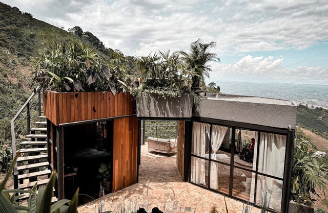 Cabaña Luxury a 15 min de Pereira Vista+jacuzzi+desayuno
