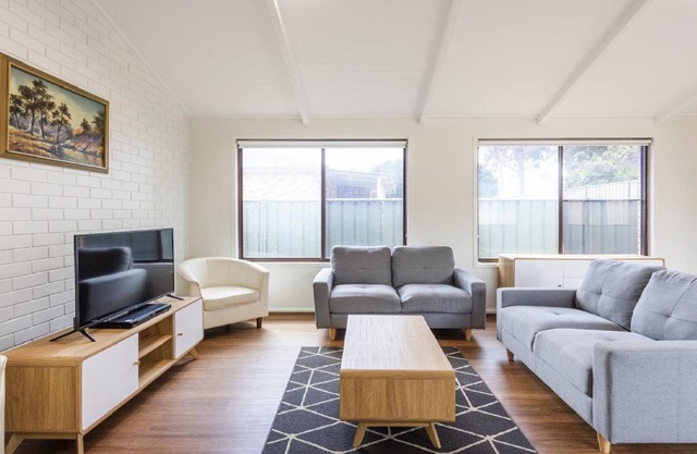 Cabana Feliz Yamba, Pet Friendly Cottage