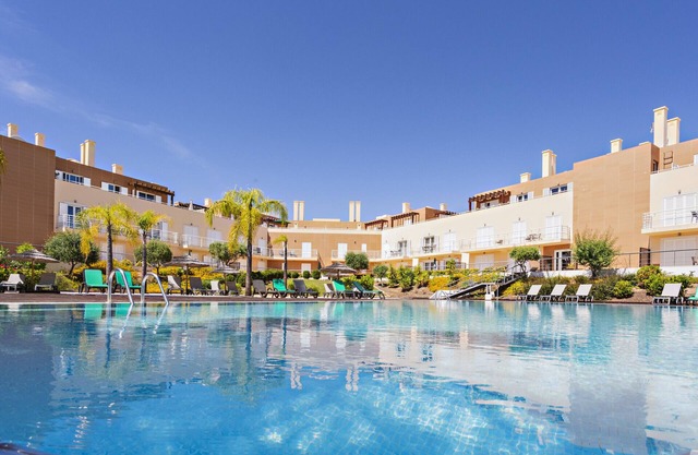 Cabanas Gardens, 4px, pool view