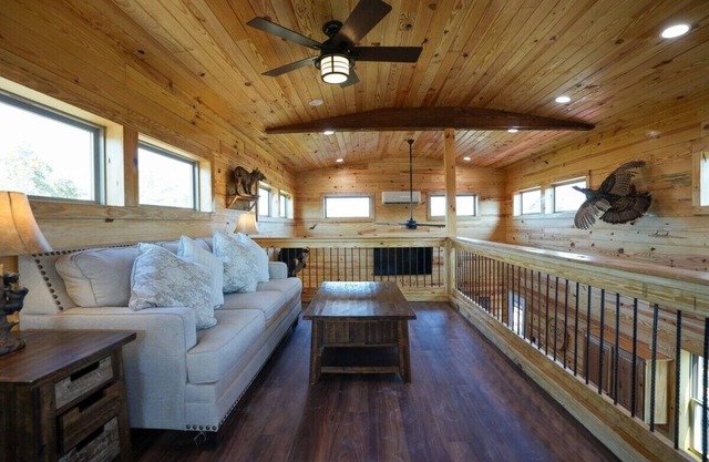 Cabin 11 - Unique Cabin, Sauna, Hot Tub, FirePit, Games