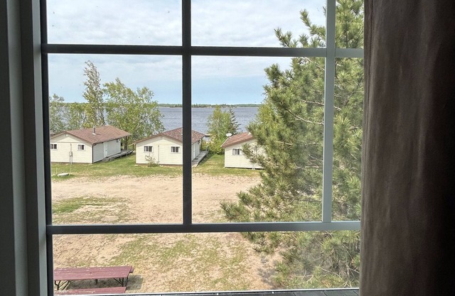 Cabin 12 "The Lookout" Lake View & Sandy Beach