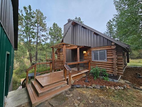 cabin in the woods with Hottub