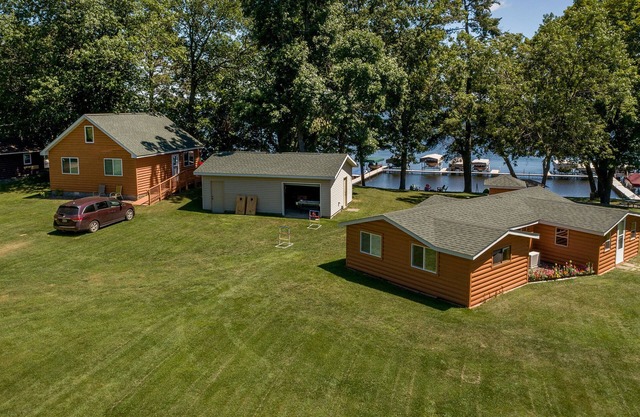 Cabin on Farm Island Lake in Aitkin