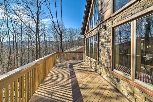Cabin with Mtn View, 4 Mi to Massanutten Resort