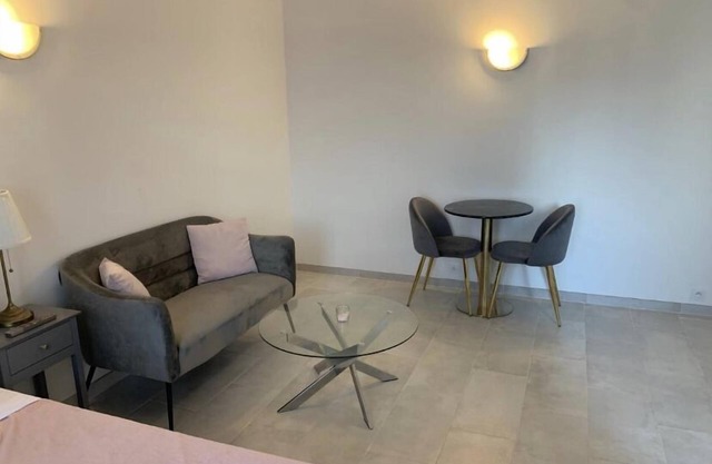 Cachan - Paris - Lovely Studio Saint Jean - 20 min from Jardin de Luxembourg RER B