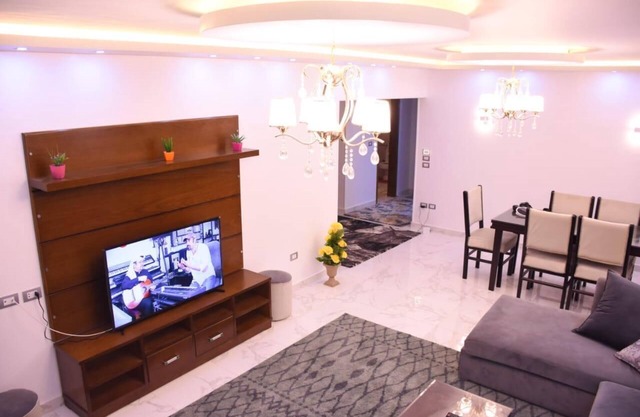 Cairo Street bulling number 3 , Apartment 703, Giza Governorate, Egypt.