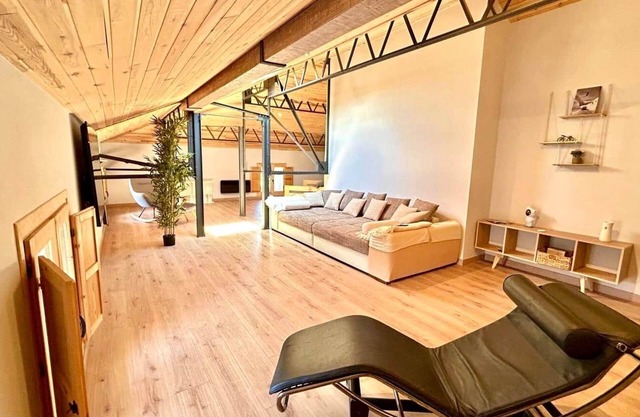 CAL QuEROL - ATIC to ERr (max 13 pax)