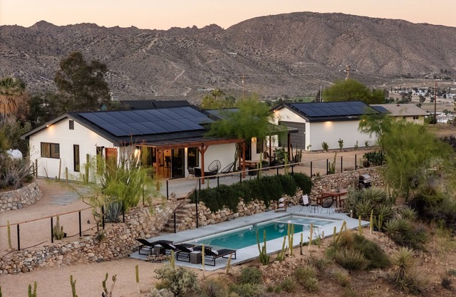 Calico Landing Joshua Tree Oasis with Pool, Spa & Panoramic Desert Views.