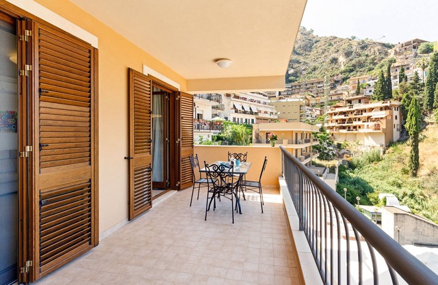 Calipso Seaview Flat with Private Parking