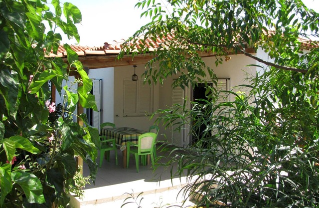 Calm located, amid an olive grove, close to the beach, wifi | holiday house Ilia