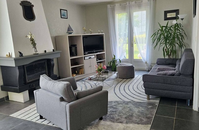 Calm Retreat Near Guérande: 4BR House with Garden, Veranda & Wi-Fi