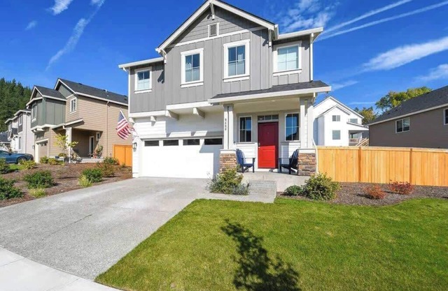 Camas Family Home - Private Hot Tub & Pool Access