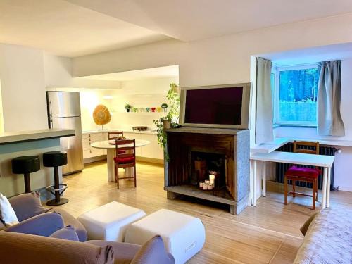 Camilluccia ponte Milvio Farnesina luxury loft with private box parking