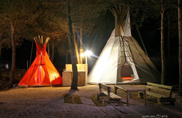 Camping Indiani Jones אינדיאני ג'ונס קמפינג