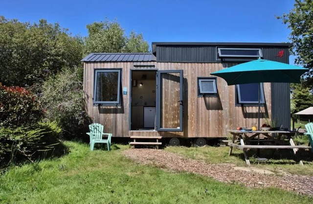 Campsite maeva Respire Domaine de Kervallon * - Tiny House 3 Rooms 4 People + TV
