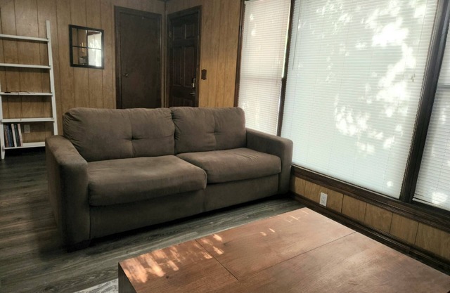 Campus Visit Getaway Home - Walking Distance to OU Campus and Stadium