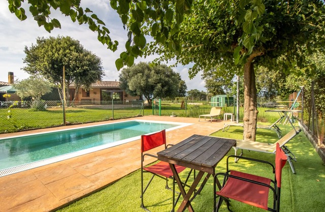 Can Noguer – House with pool and garden