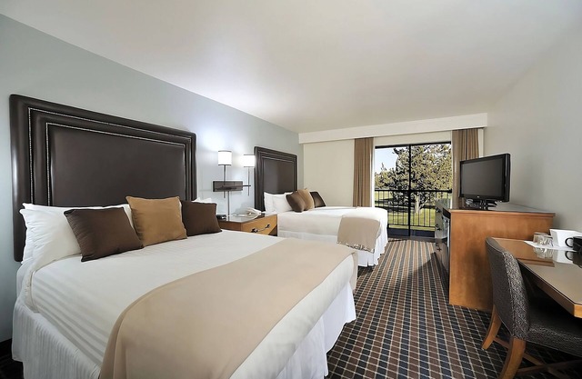 Canyon Rim Luxury Resort Getaway | 3 Units | Near Eagle Crest Resort