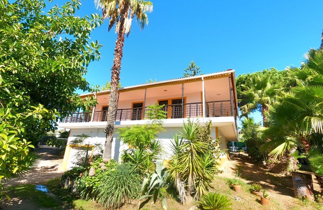 Caparica, V4 House with garden in Lazarim, Caparica