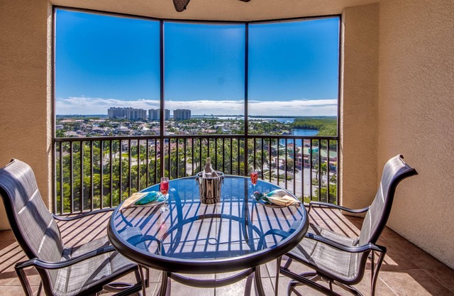 Cape Harbour at Vista Del Mar