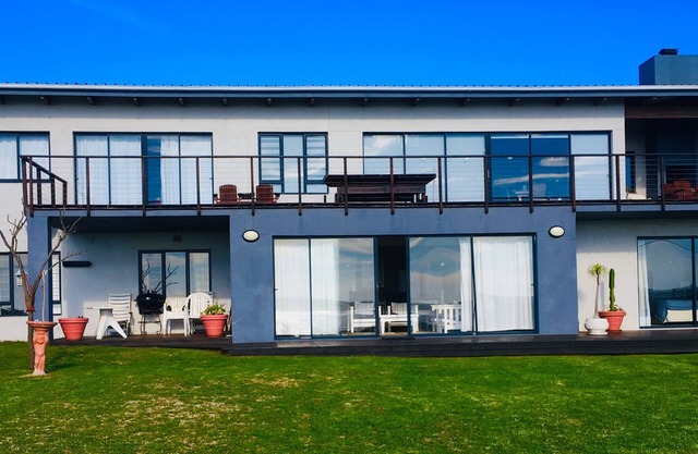 Cape St Francis - ideal family beach & surfing break
