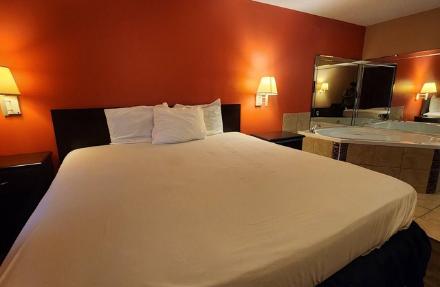 Capital O Fairway Inn - Baytown La Porte TX