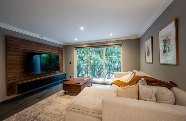 Capitalia - Elegant Urban Oasis