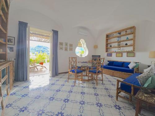 Capri Vintage House