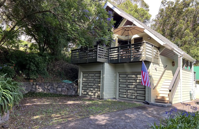 Captain's Quarters Cottage on Kamuela's Nob Hill