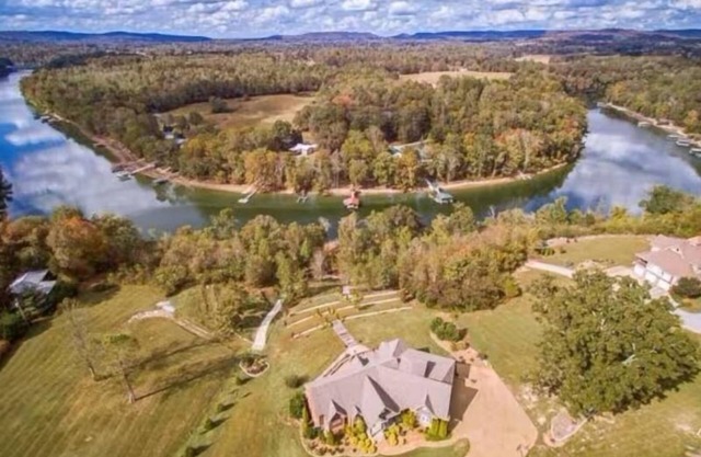 Carefree on the Caney: Spacious 7-bedroom home on the Caney Fork River w/a dock