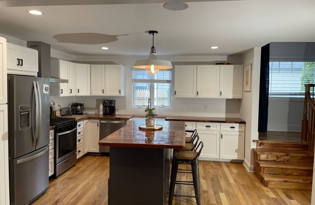 Carriage House - Walking Distance to Beach & Asbury Boardwalk