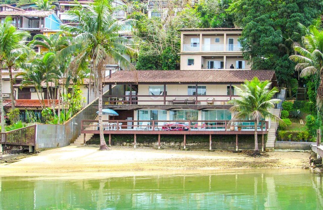 Casa à beira-mar da Praia em Angra dos Reis/RJ