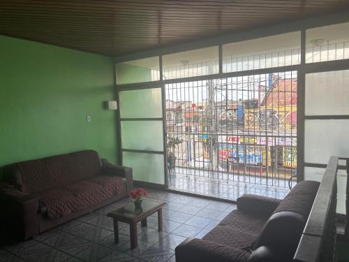 Casa ampla e bem localizada