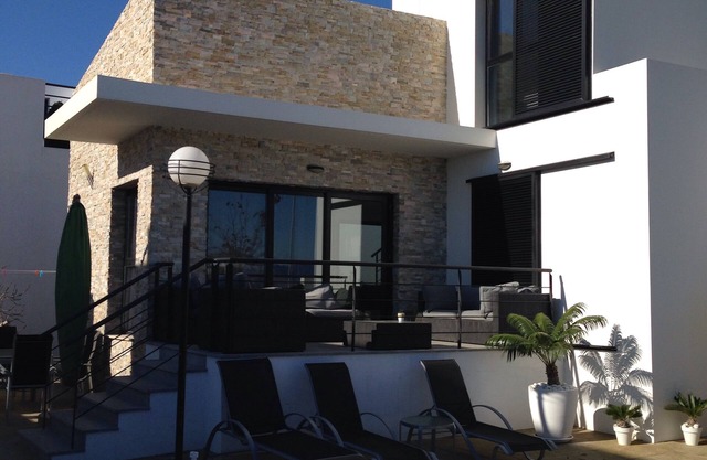 Casa Calida: quiet location with 5 bedrooms and 3 bathrooms, max 12 people
