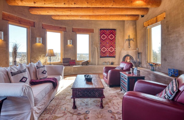 Casa Colibri | Elegant Ridgetop Retreat