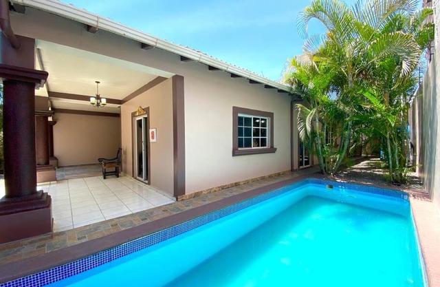 Casa completa con Piscina en Comayagua