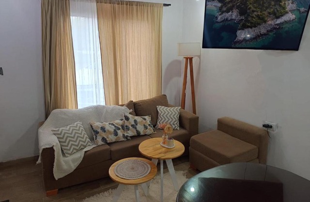 Casa de dos dormitorios en villa adela a 10 minutos del centro para 7 personas se aceptan mascotas