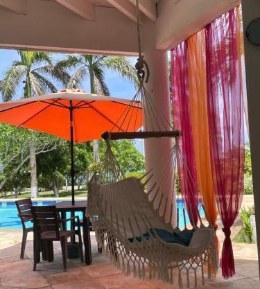 Casa de las Flores tropical