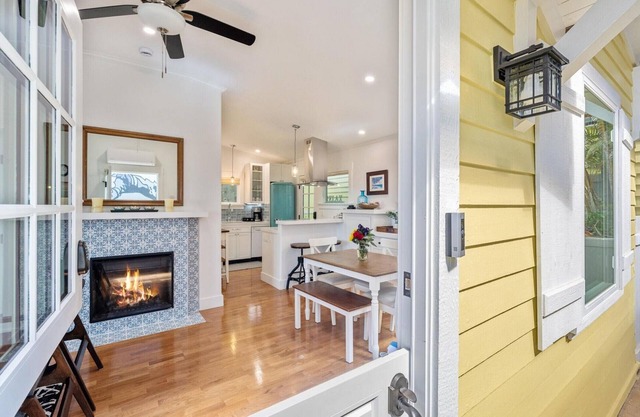 Casa de las Sirena | 1BR La Jolla Beach Cottage