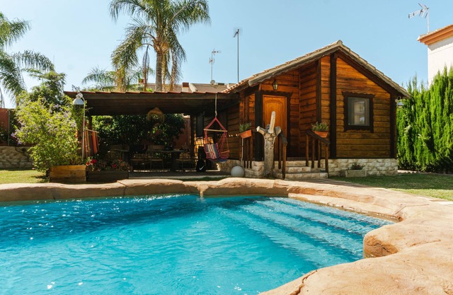 Casa de Madera con Piscina Privada