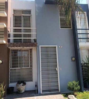 Casa dentro de Coto Parques de Tesistan