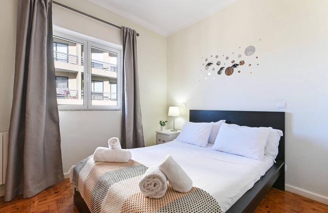 Casa do Raio II w/Balcony - Sé Apartamentos