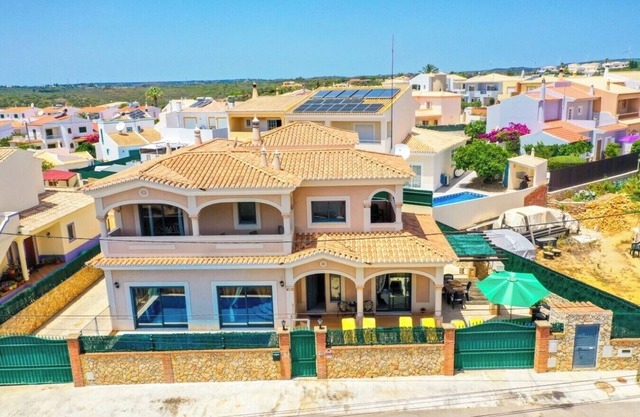 Casa dos Sonhos - with pool, BBQ and pizza ovenn