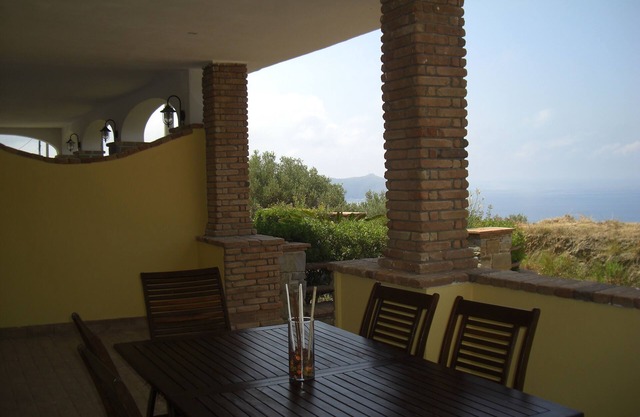 CASA ELISABETTA/app.1: magnificent apartment with majestic view of Cape Palinuro