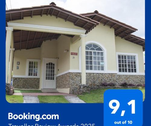 Casa estilo cabaña “Villa Sol” en Alto Boquete