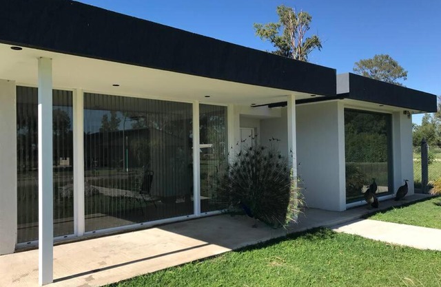 Casa frente al lago en barrio privado