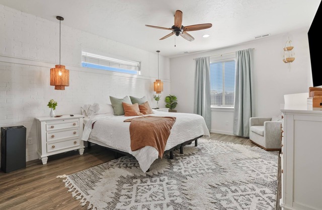 Casa Grande Retreat! 5 bedrooms+HotTub+COI+Rodeo