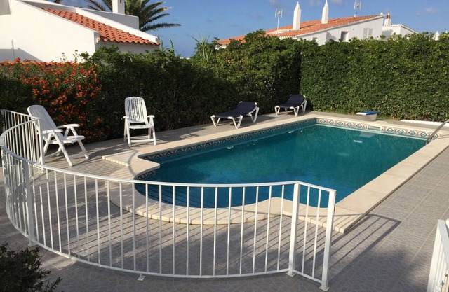 Casa Individual de Tres Habitaciones, con Piscina Privada