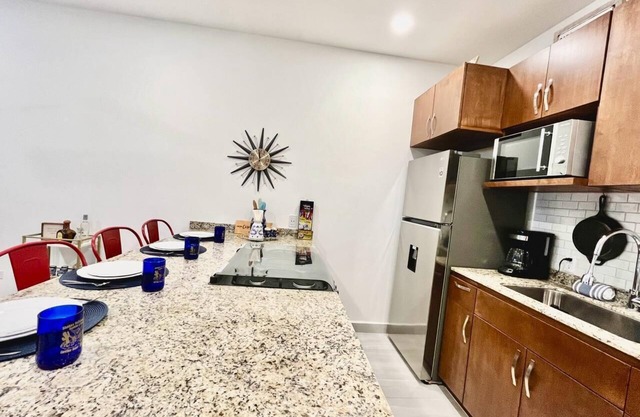 CASA JOY nBeautifuly decorated, Great location & Perfect escape to los Cabos.n